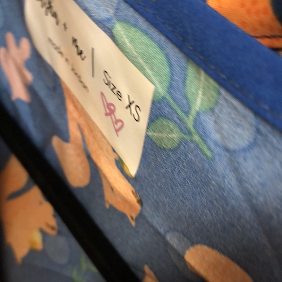 Tasha + Me Blue Squirrel Pattern Printed 2 pocket V-neck scrub top - Picture 14 of 14